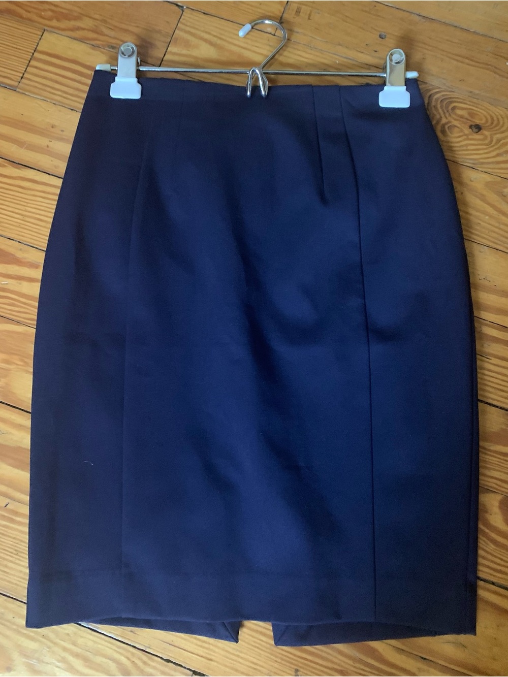 Express Navy Pencil Skirt ā Sleek Office Staple